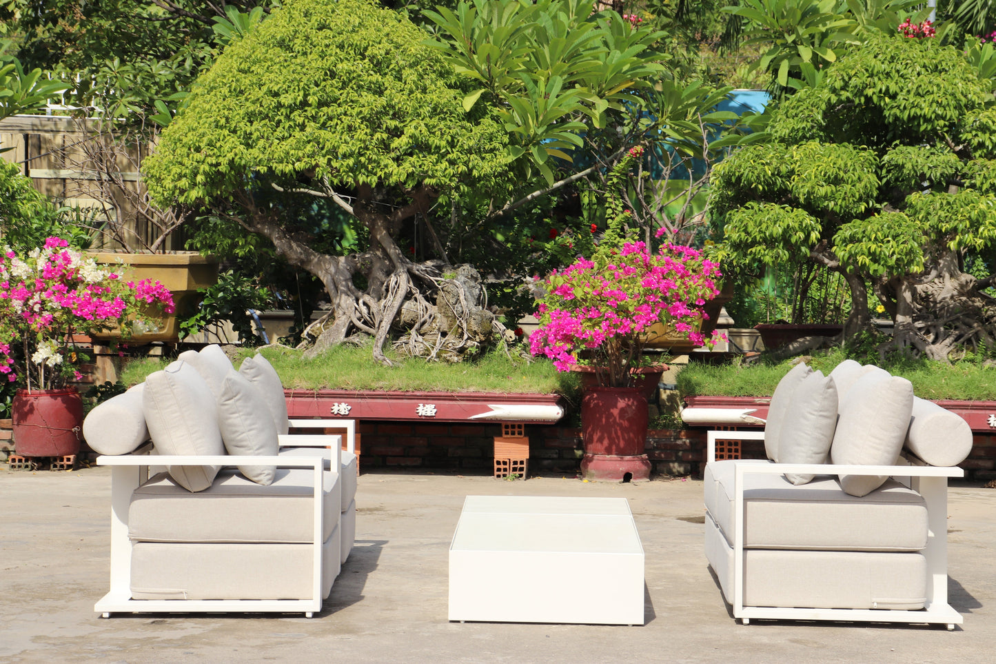 White Hampton Style Lounge Set Inc 2+1+1, Coffee Table Aluminium Frame and Weather Resistant Fabric
