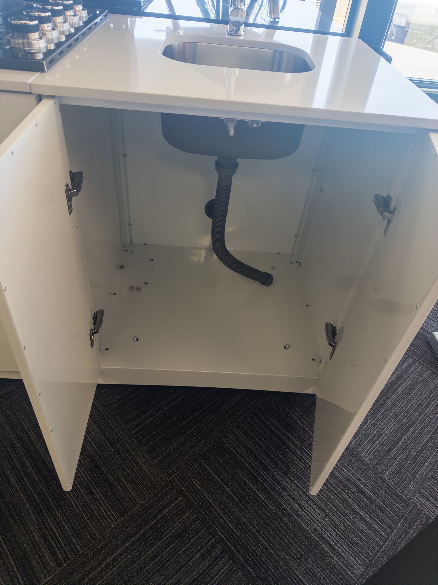 Grill King Signature Series Outdoor BBQ Kitchen Package – Rockpool White Stone Bench-Top, White Aluminium Cabinets | 4-Burner Built-In BBQ + Rotisserie + 150L Outdoor Fridge