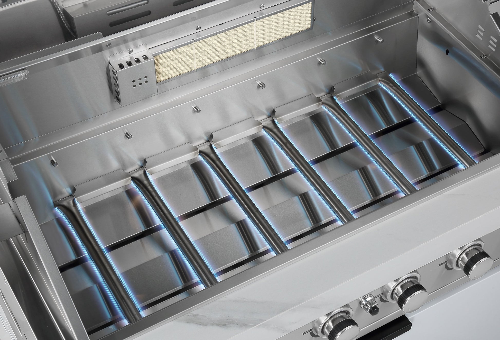 Rockpool White 4B + Wok: Designer Outdoor BBQ Kitchen Package Inc 2DR Fridge, 2DR Sink, 3 Draw Storage, Rear Infrared