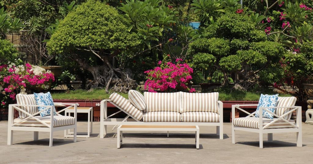 5-Piece Modern Outdoor Lounge Furniture Set Inc 3-Seater Day Bed, Coffee Table, Side Table & 3+1+1