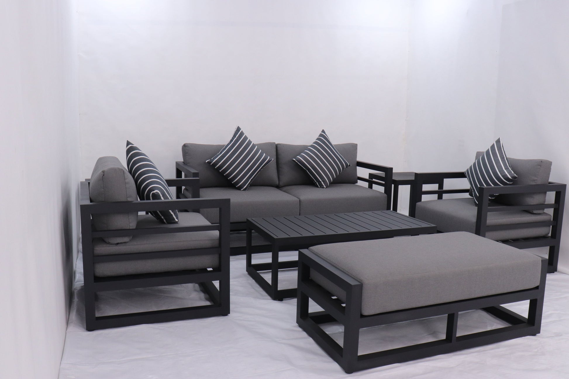 7 Piece Charcoal Aluminium Hampton Style Outdoor Furniture Lounge Set Weather Resistant 3 Seater, 1+1 + Coffee Table & 2x Side tables