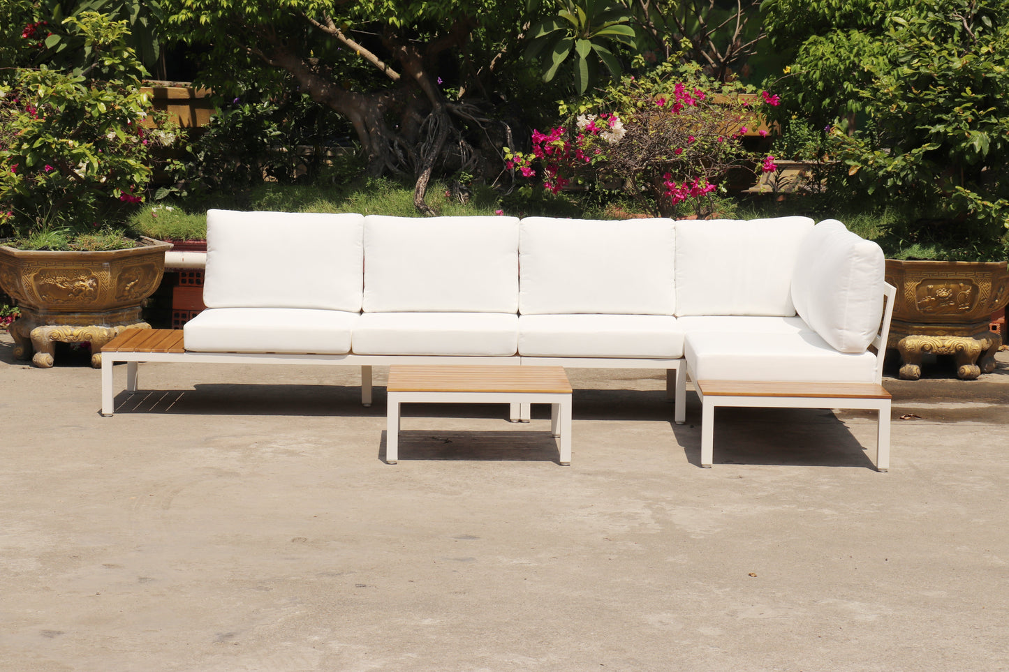 Modular Sofa Outdoor Furniture Set White Aluminium White Cusions Modular 4 Piece inc Coffe Table