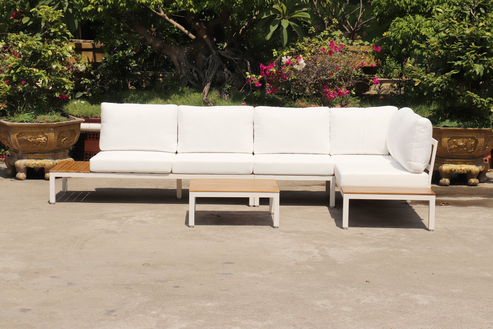 Modular Sofa Outdoor Furniture Set White Aluminium White Cusions Modular 4 Piece inc Coffe Table