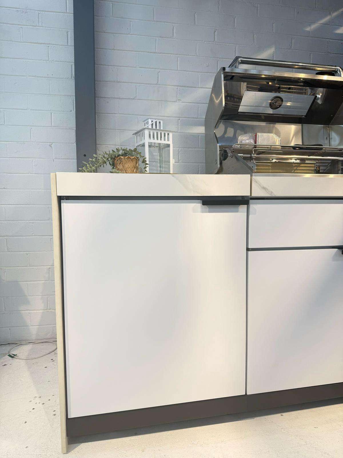 SIDE TILE SUITABLE FOR ROCKPOOL BBQ